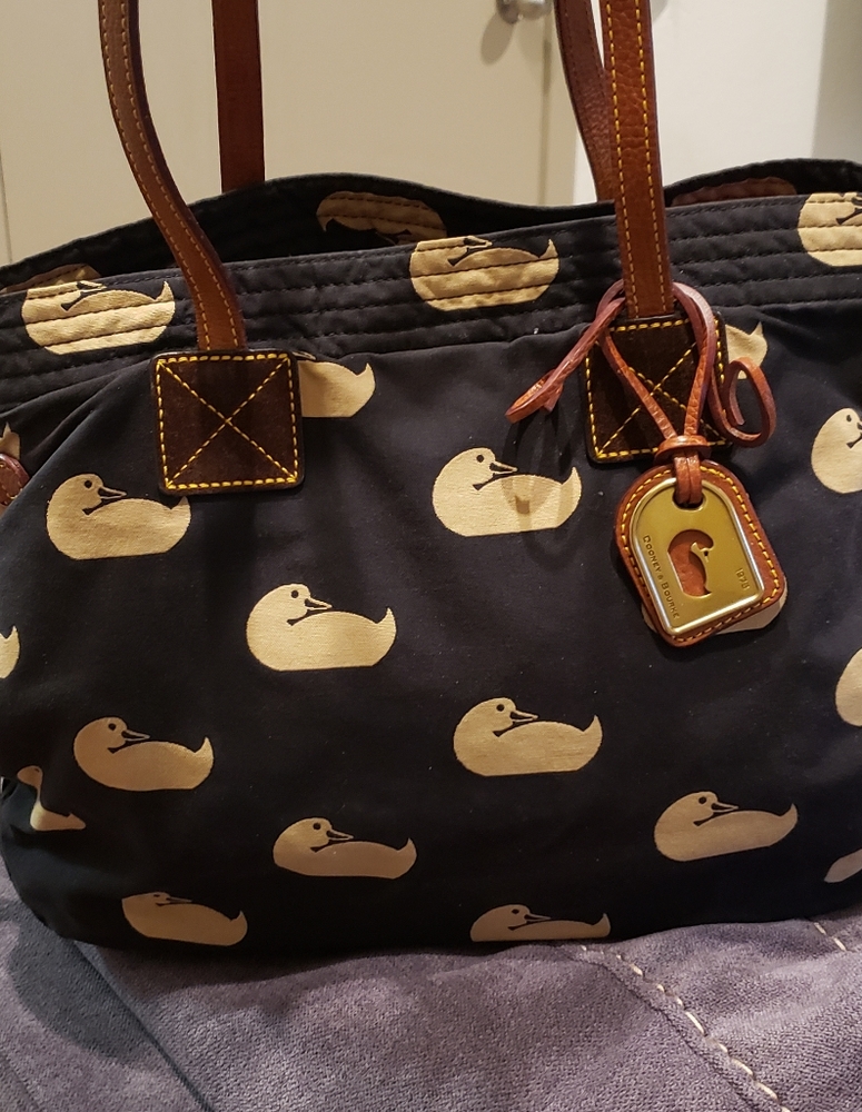 Dooney and Bourke Hand bag